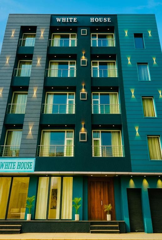 Hotel White House